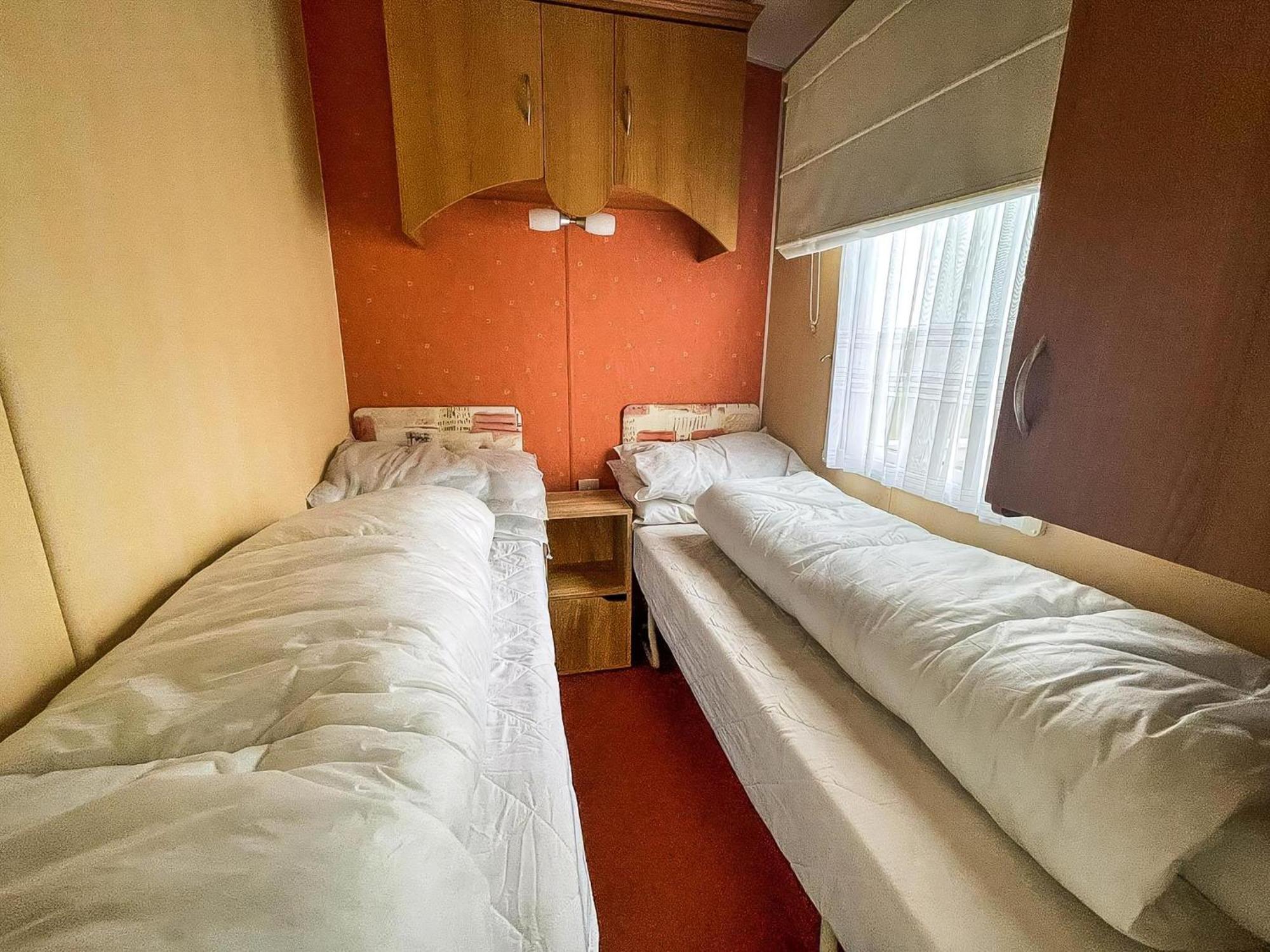 Superb Caravan By The Seaside In Kessingland, Suffolk Ref 90040Sg Benacre Exterior photo